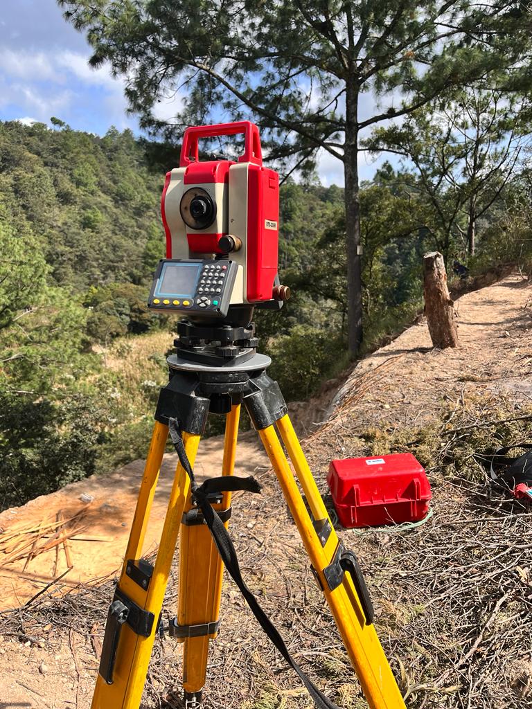 Estudio topográfico en campo